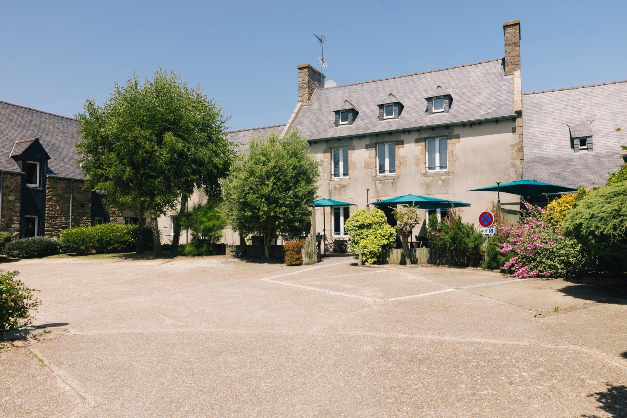 Hotel Logis La Grassinais 3*
