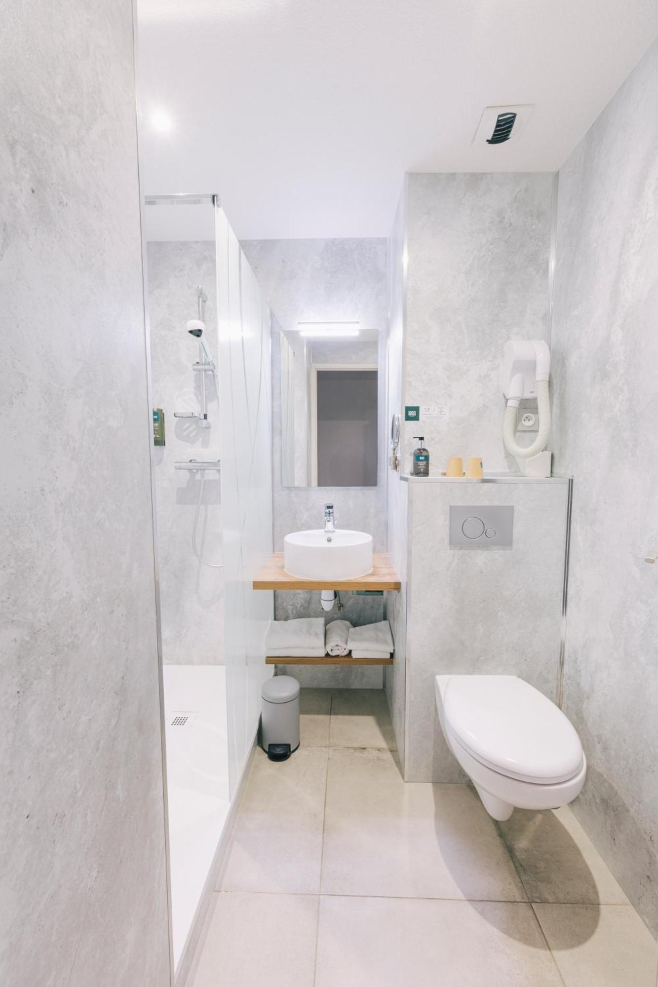 Hotel Logis La Grassinais 3*